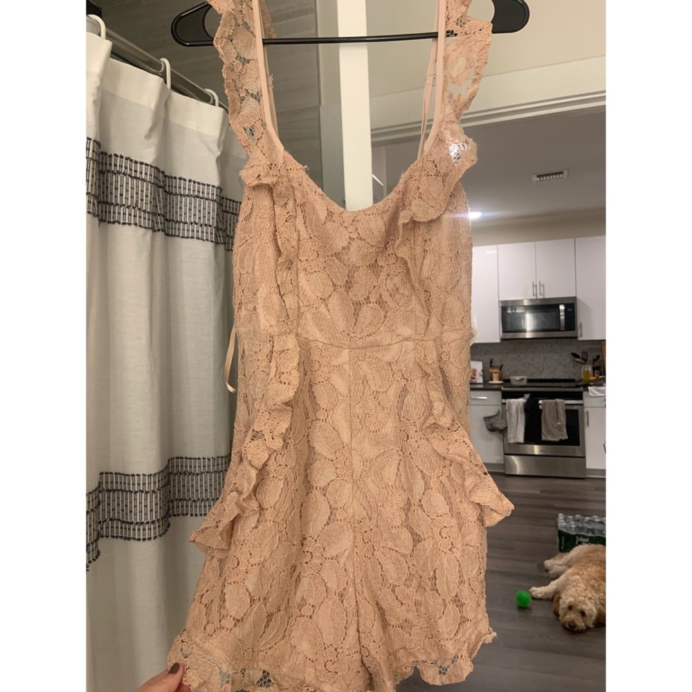 Small tan lace romper Selfie Leslie